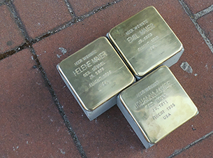 Stolpersteine Obere Torstrasse thumbnail